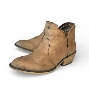 Dingo Ankle Bootie Tan Size 8.5